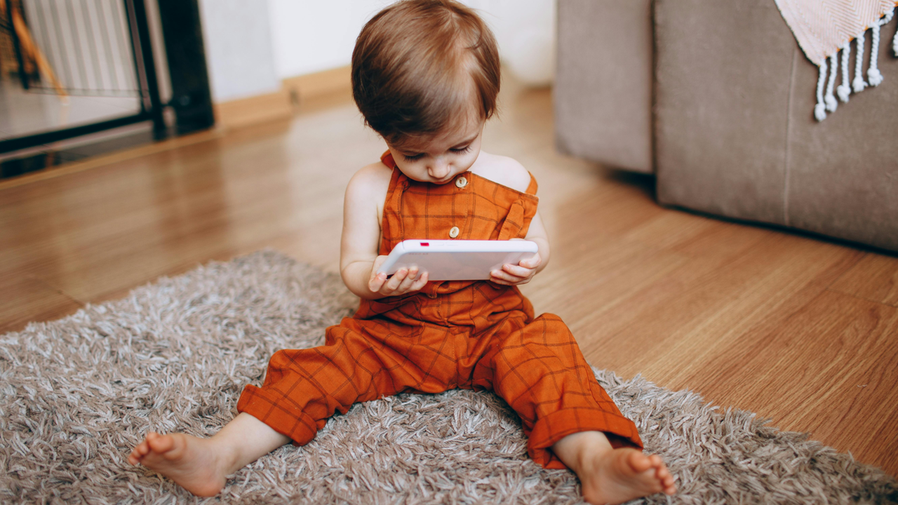 Uzmanlar uyarıyor: Dijital cihazlar oyuncak gibi görülmemeli!