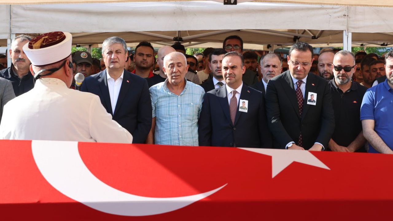 Orman yangınında hayatını kaybeden 10 kahraman son yolculuklarına uğurlandı