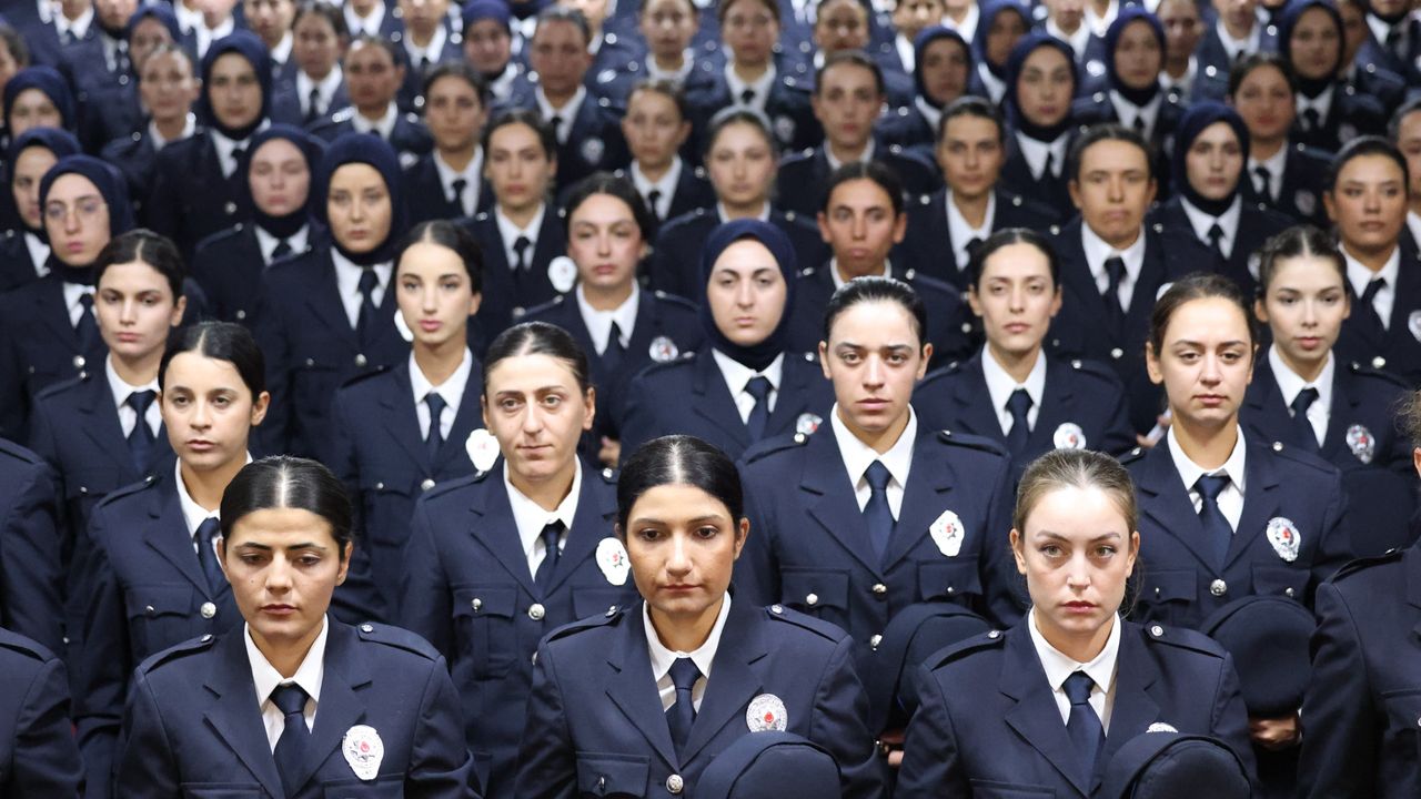 277 yeni mezun polis adayı büyük heyecan yaşadı