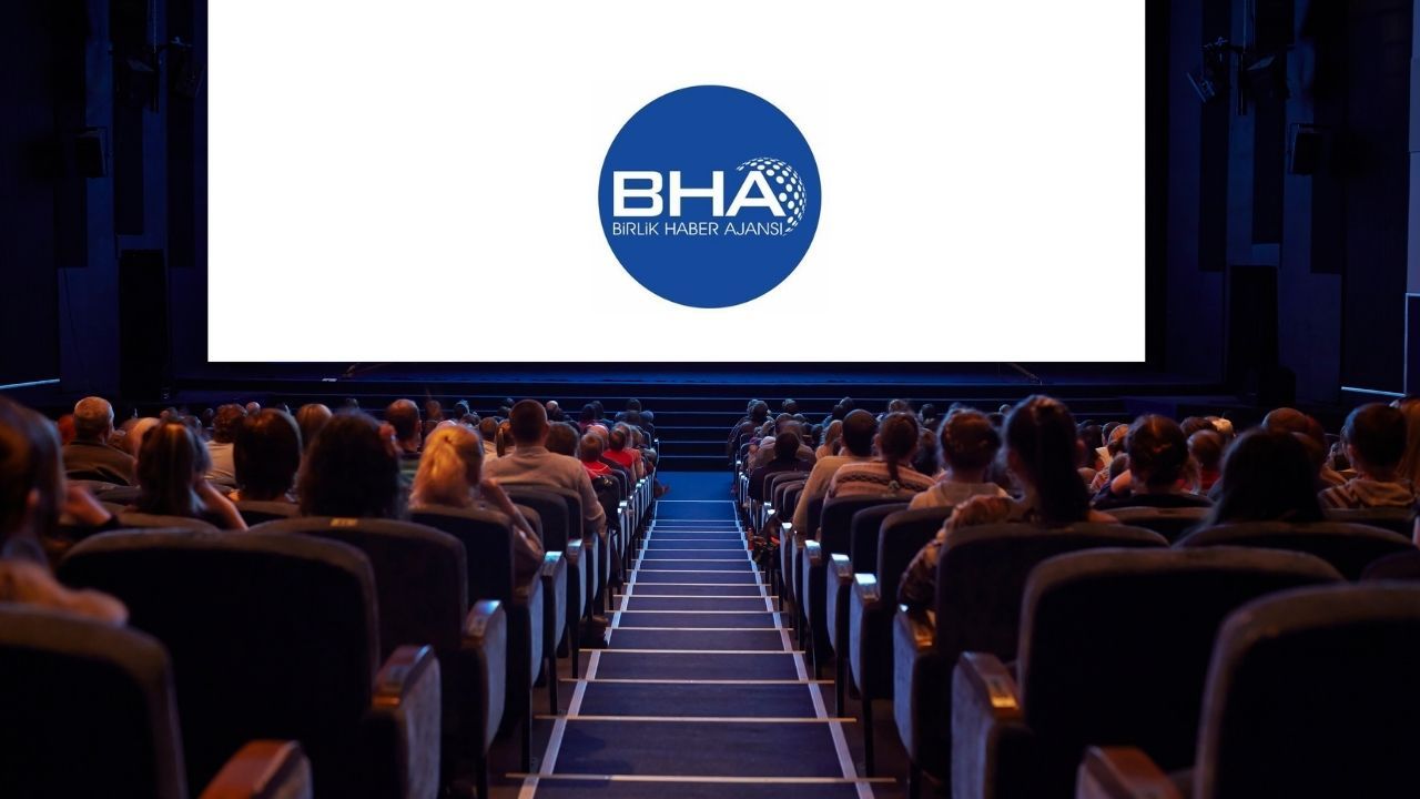 Sinemalarda bu hafta: Rihanna’lı “Şirinler” ve “Ben Efsaneyim” geri döndü!