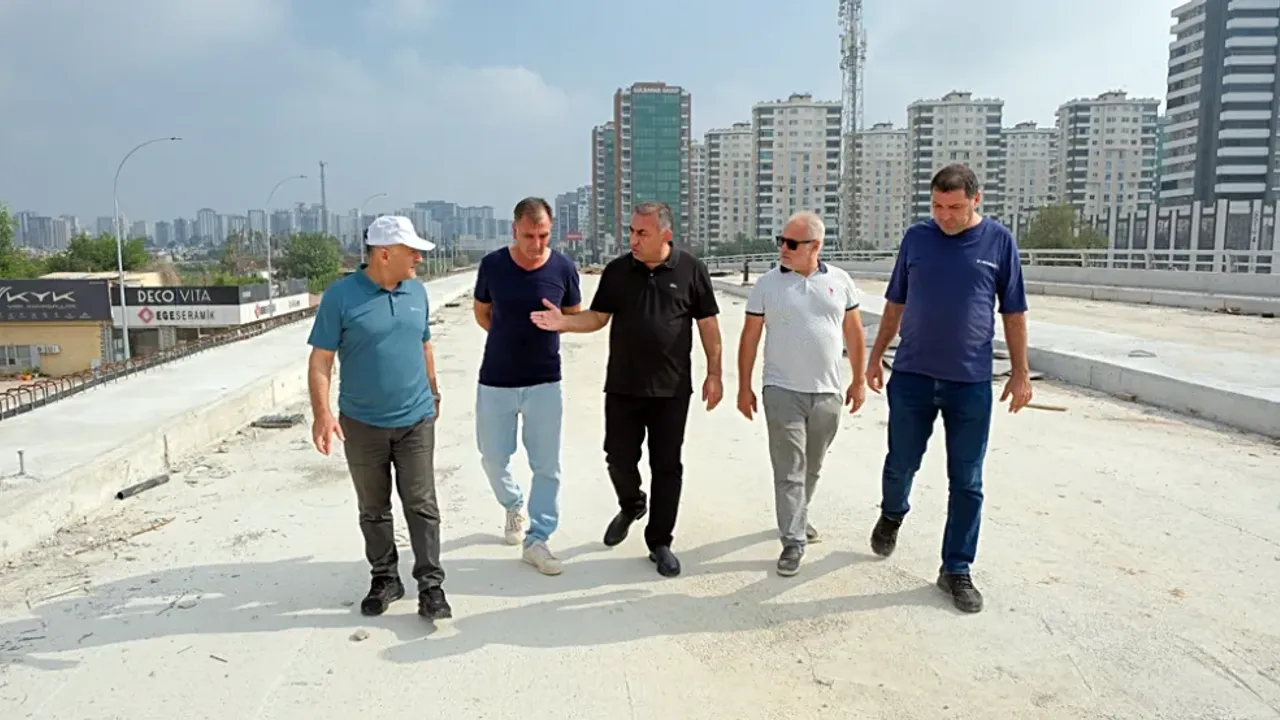 Başkan Geçer, otoban bağlantısı köprülü kavşağı çalışmalarını denetledi
