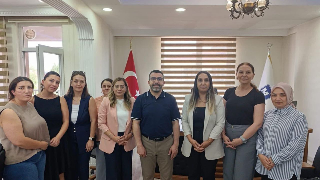 AK Parti Heyetinden Kars SMMM Odası Başkanı Didem Turhan’a hayırlı olsun ziyareti