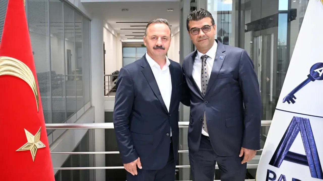 Anahtar Parti Adana İl Başkanı Av. Atilla Karataş: Sanal kumar, Türkiye’nin en büyük sessiz krizlerinden biri
