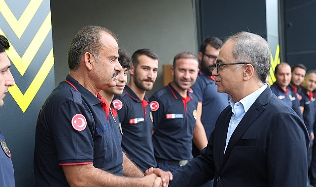 Baraçlı’dan itfaiyecilere moral ziyareti