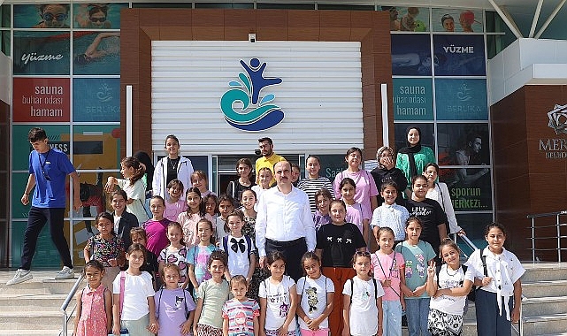 Başkan Altay Yaz Tatilinde Yüzme Öğrenen Çocuklarla Buluştu