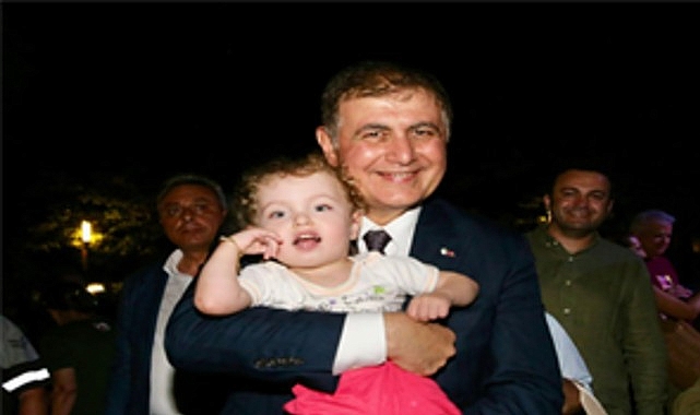 Başkan Tugay, Alaybey Mahalle Şenliği’ne katıldı