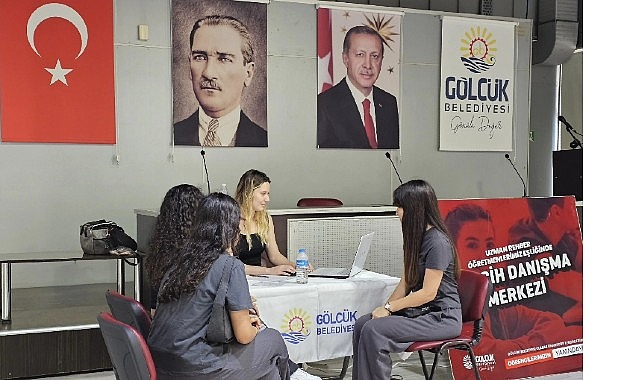 Gölcük Belediyesi Üniversite Tercih Merkezi Gençlerin Yanında