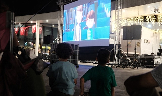 İzmit’te yıldızların altında ‘Rafadan Tayfa’ keyfi