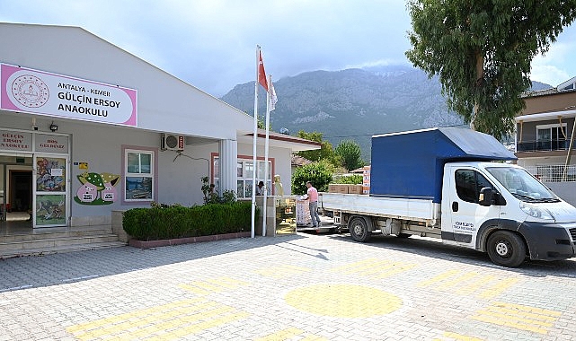 Kırtasiye malzemelerinin dağıtımı sürüyor