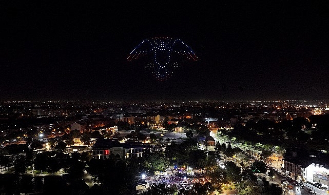 Konya Büyükşehir 30 Ağustos Zafer Bayramı’na Özel 250 Dron ile Işık Gösterisi Gerçekleştirdi