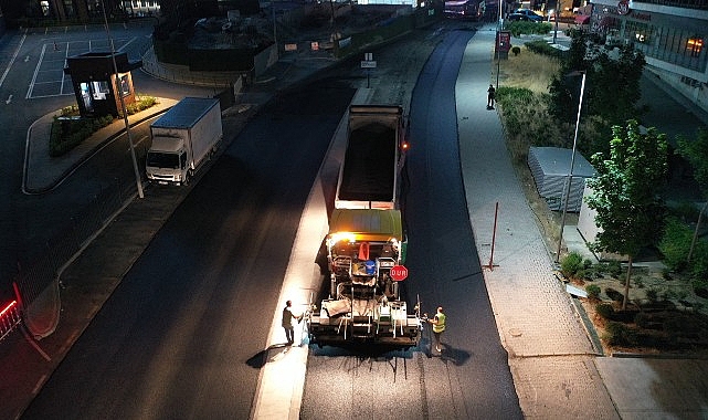 Küçükçekmece’de Asfalt Çalışmaları ile Yol Konforu Artıyor