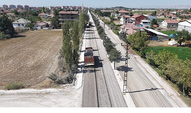 Mihmandarlı Caddesinde Asfalt Çalışması