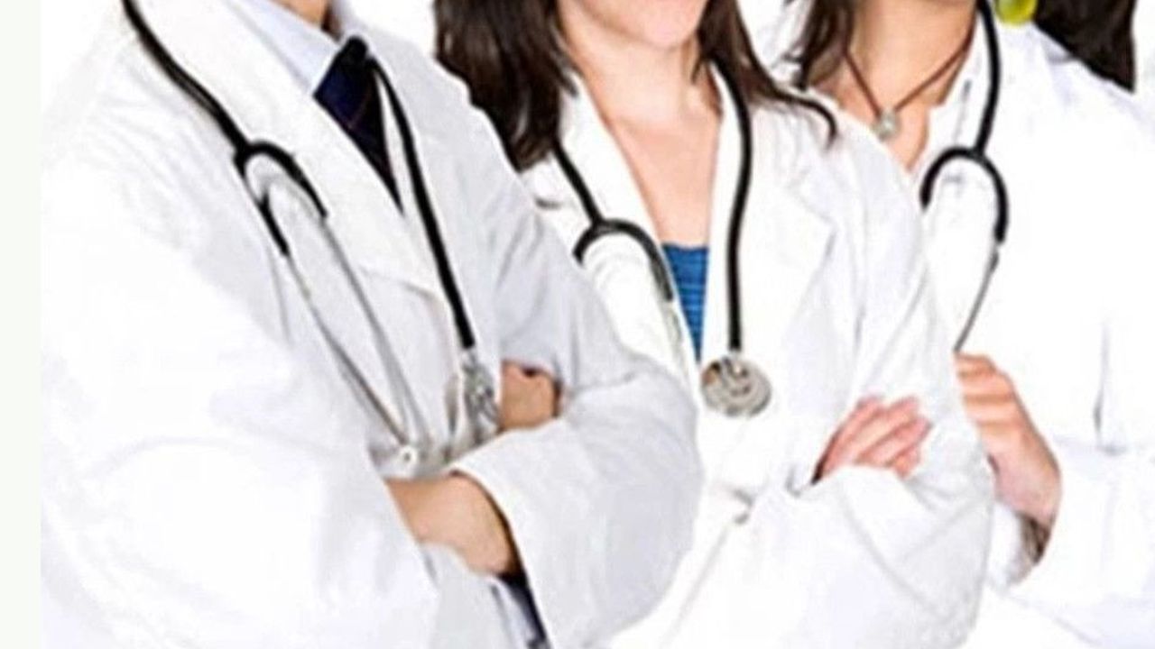 Burdur’un sağlık ordusu güçleniyor! 9 yeni doktor göreve başladı