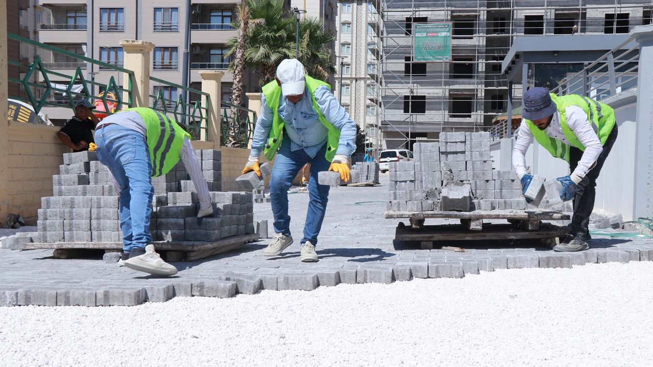 Haliliye Belediyesi’nden 3 mahallede hummalı üstyapı çalışması