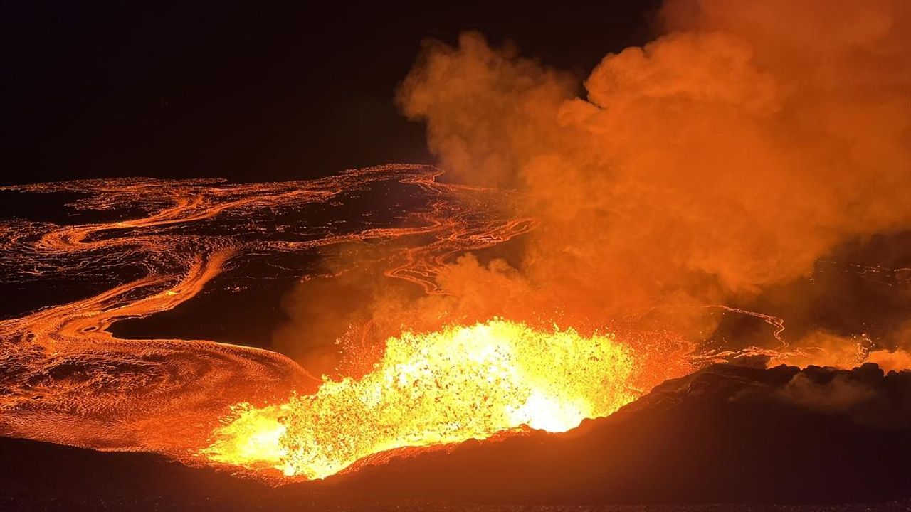 Hawaii’de Kilauea yanardağı yeniden lav püskürttü