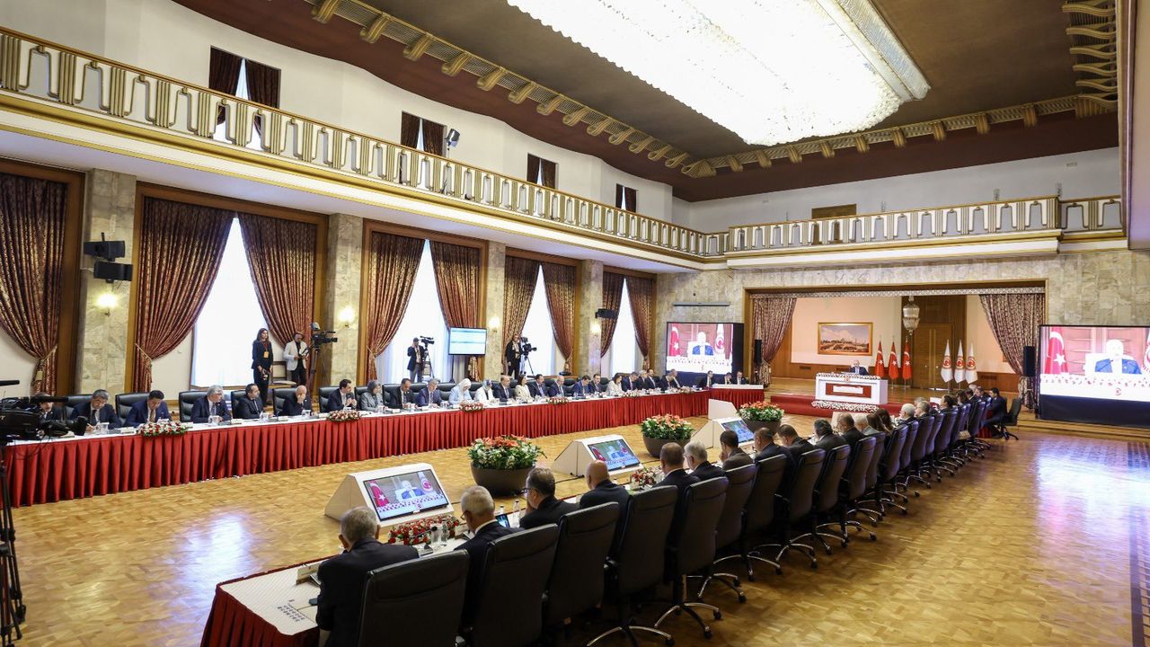 TBMM’de Milli Dayanışma Komisyonu üçüncü kez toplandı: “En geniş uzlaşıyla sürmesi en büyük arzumuzdur”