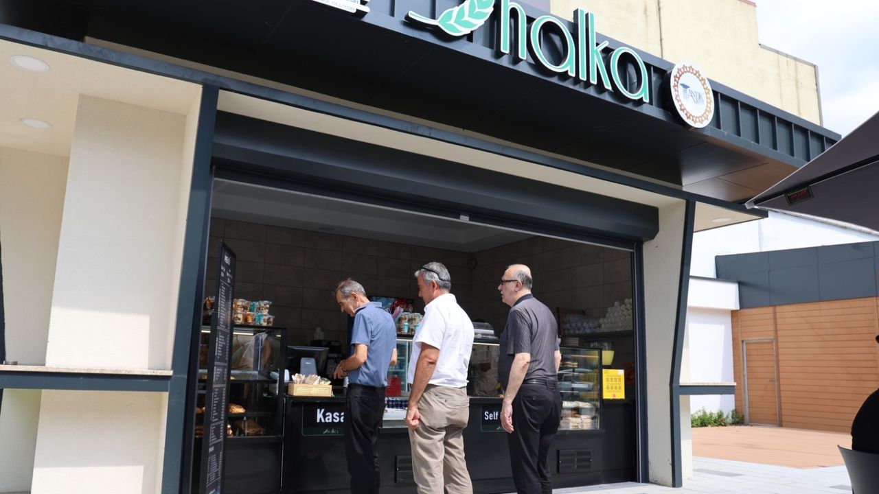 Halka Kafe, Mola Park’ta hizmete girdi