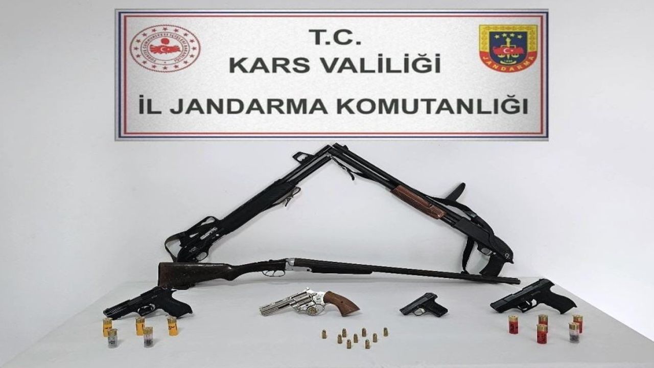 Kars’ta eş zamanlı silah operasyonu gerçekleştirildi