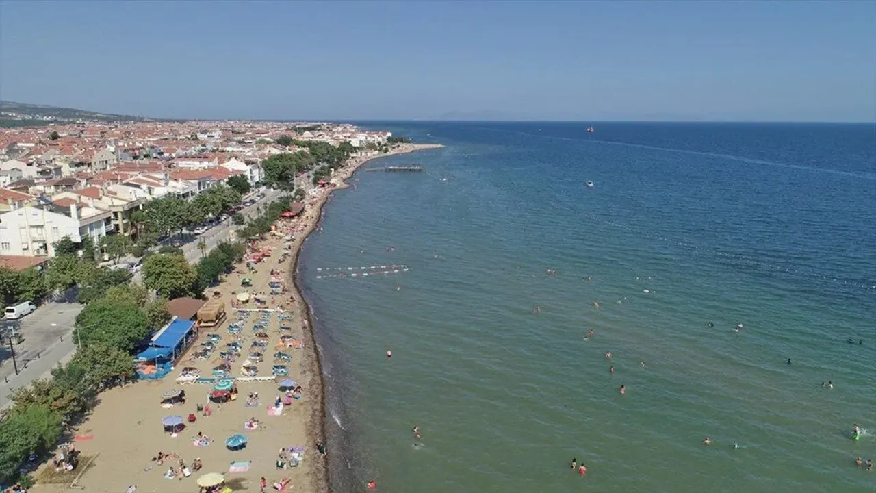 Tekirdağ’da fırtına hayatı olumsuz etkiledi: Denize girmek yasak