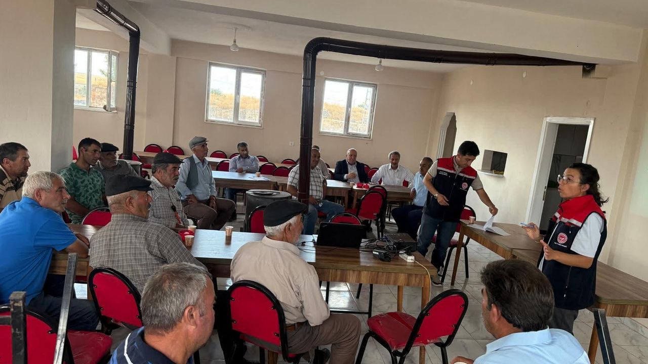 Esenkent köyünde sertifikalı tohum bilgilendirme toplantısı yapıldı