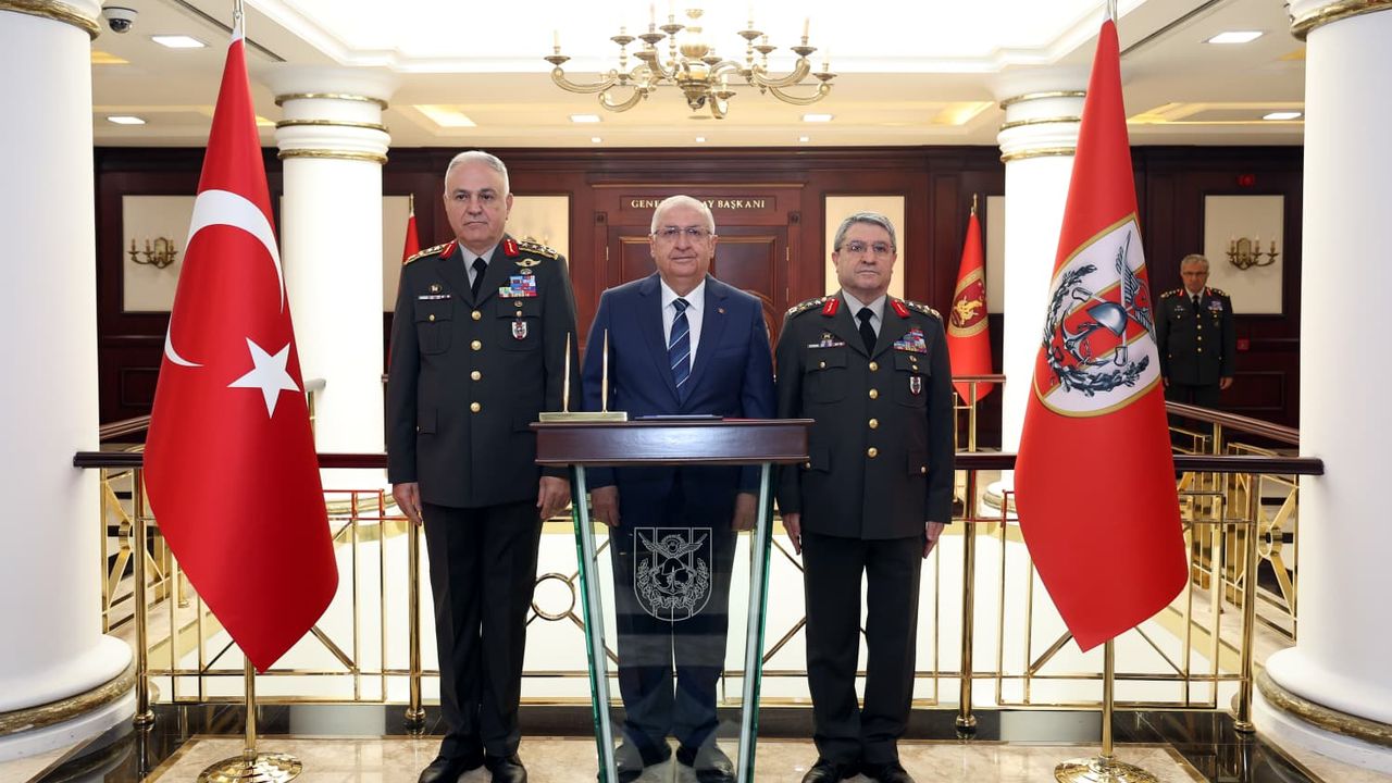 Bakan Güler, Kara Kuvvetleri Komutanlığı’ndaki devir-teslim törenine katıldı