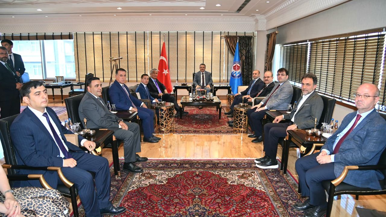 Trabzon Büyükşehir Belediye Başkanı Genç: “Daha güçlü bir Türk dünyası oluşturmalıyız”