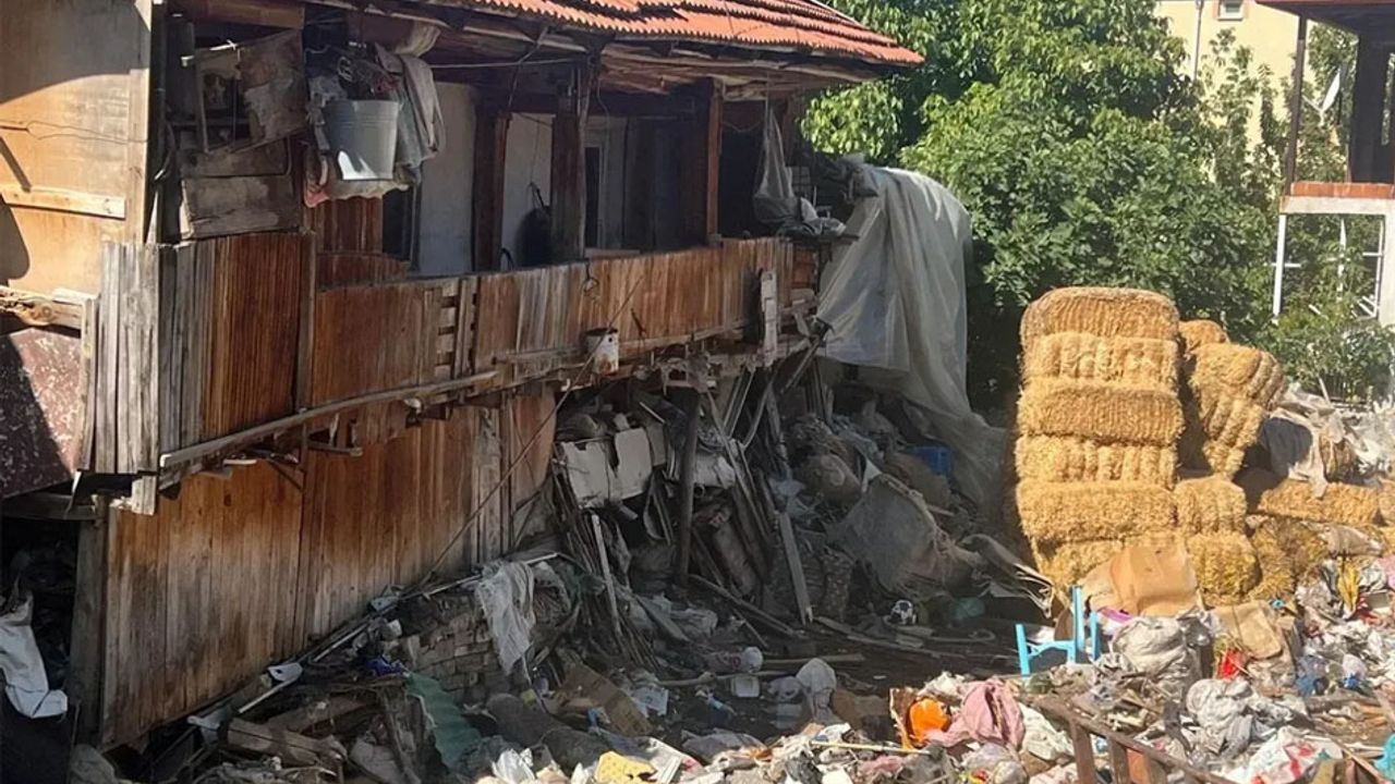 Bucak’ta evden 20 kamyon çöp çıktı: Aynı adreste ikinci temizlik