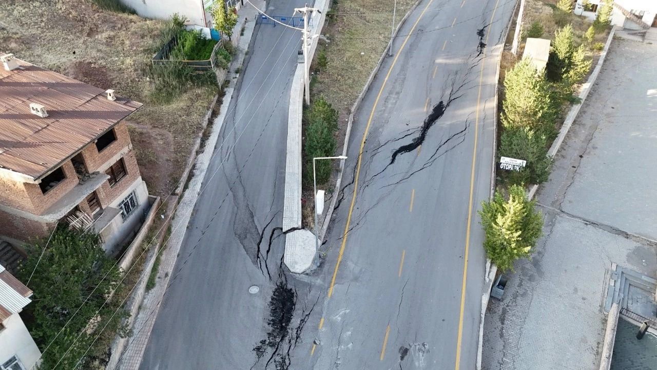 Erzurum İspir’de heyelan