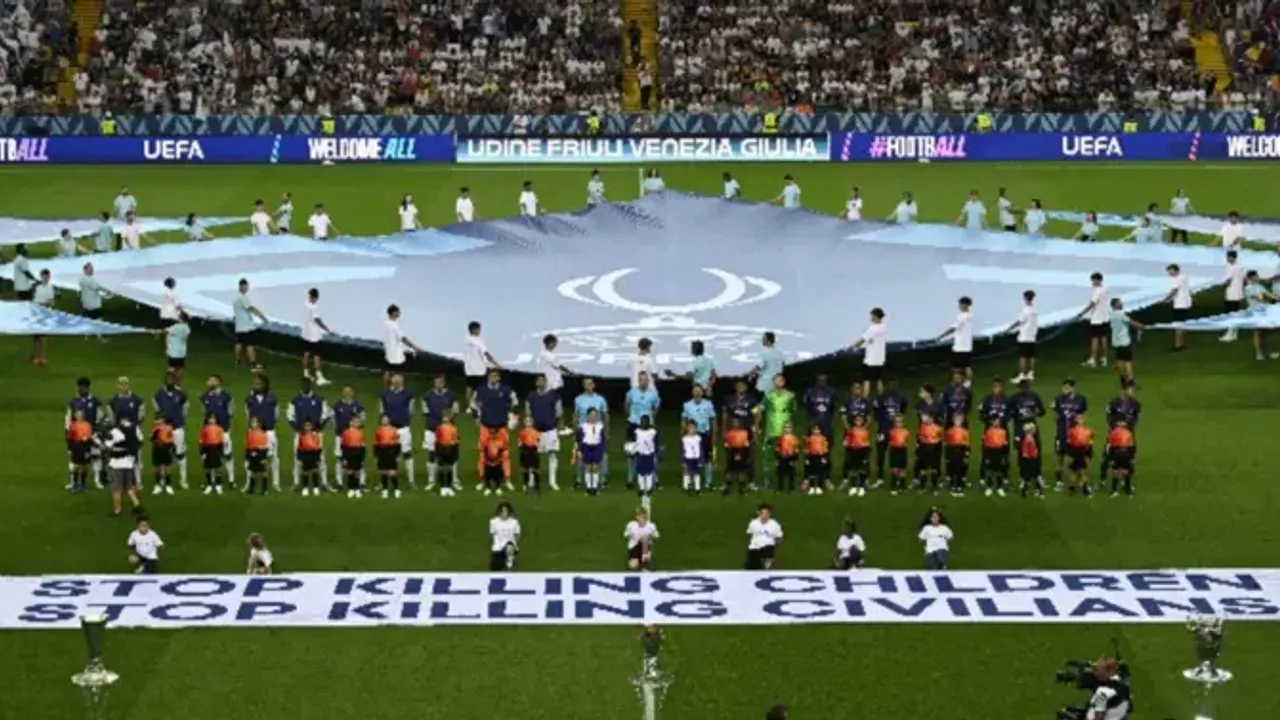 UEFA süper kupa maçında “Sivilleri Öldürmeyi Bırakın” mesajı