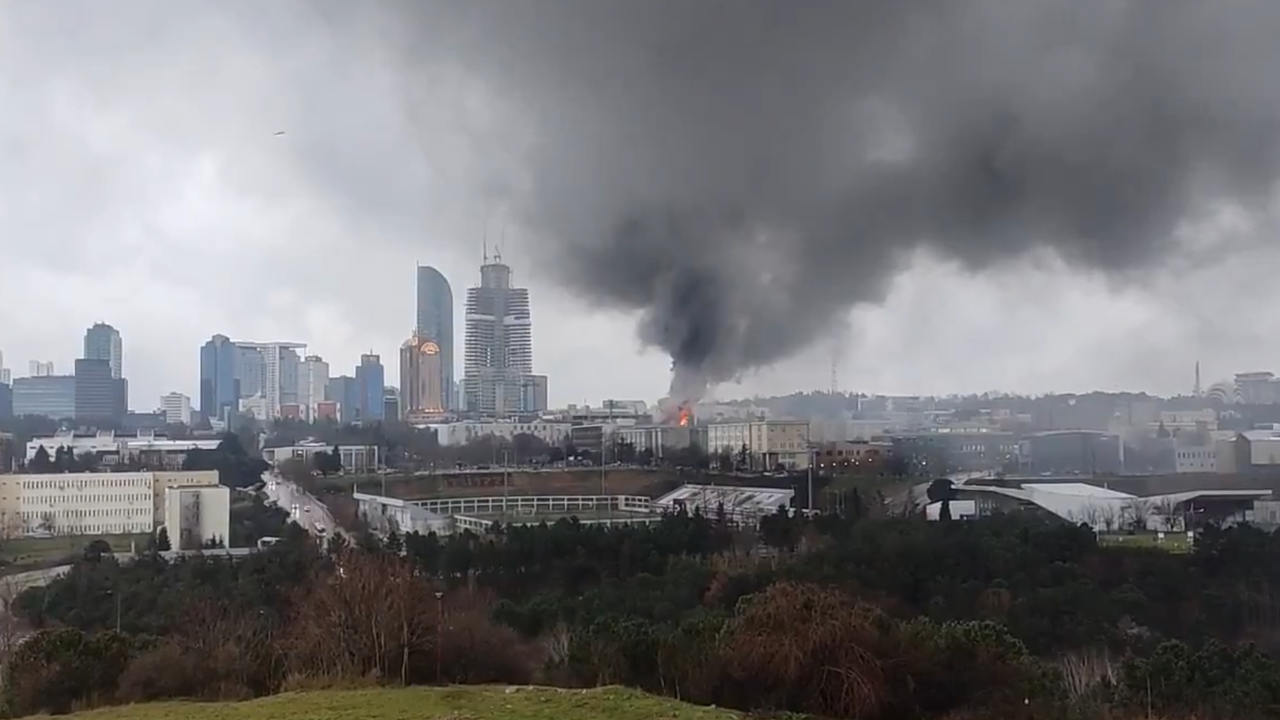 İTÜ Ayazağa kampüsünde otluk alanda yangın