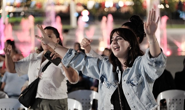 Afak Meydanlı coşturdu, Can Dostlar neşe kattı