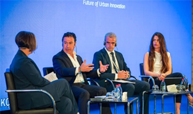 B40 Zirvesi, panellerle devam ediyor