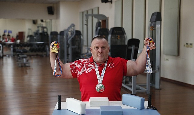 Bağcılar Belediyesi, Bilek Güreşi Dünya Şampiyonası’na damga vurdu