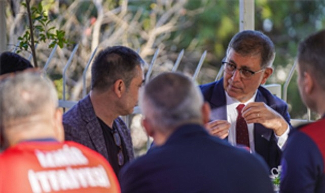 Başkan Tugay İtfaiye Haftası’nda itfaiye personeli ile buluştu