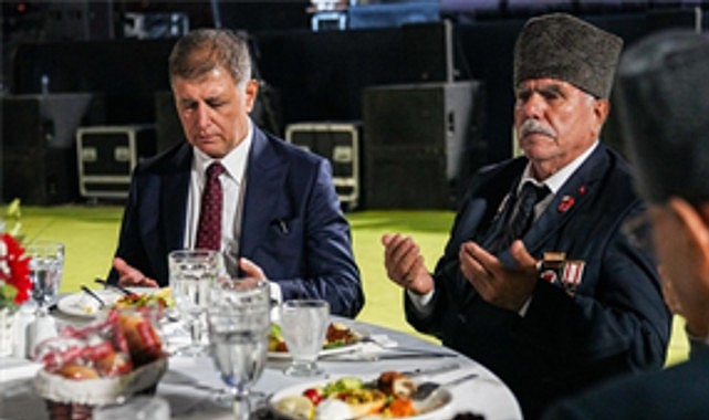 Başkan Tugay: Özgürlüğümüzü şehitlerimizin canına ve gazilerimizin cesaretine borçluyuz