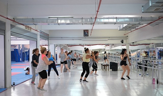 Bayraklı’da 3 Bin 500 kişi yaz spor okullarında buluştu