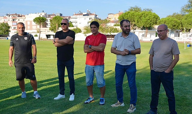 Burhaniye Belediyespor Sahaya İndi