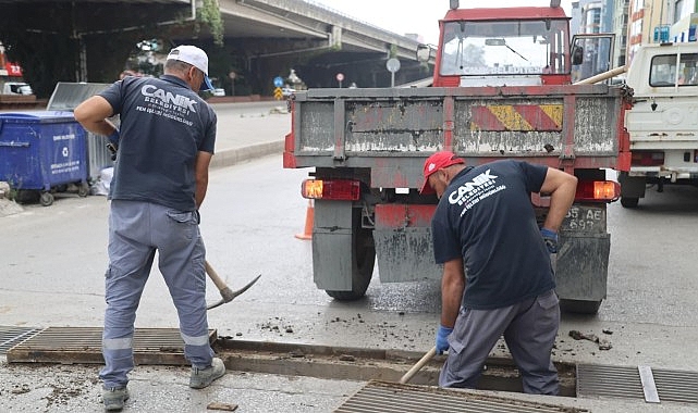 Canik Belediyesi, mazgal temizliği çalışmalarına aralıksız bir şekilde devam ediyor.