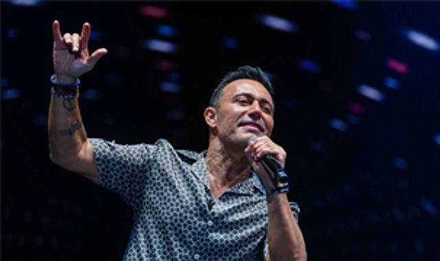 Çim Konserleri’nde Mustafa Sandal coşkusu