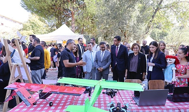 DEÜ’de “İkiz Dönüşümün İzinde Teknoloji ve Bilim Şenliği” coşkuyla başladı