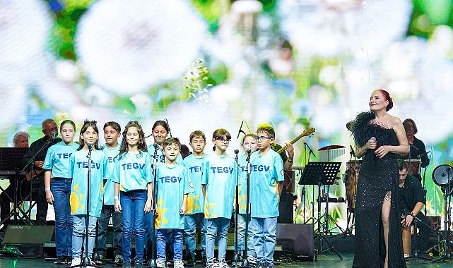 Harbiye’de unutulmaz gece:   Candan Erçetin ve TEGV’li çocuklar aynı sahnedeydi