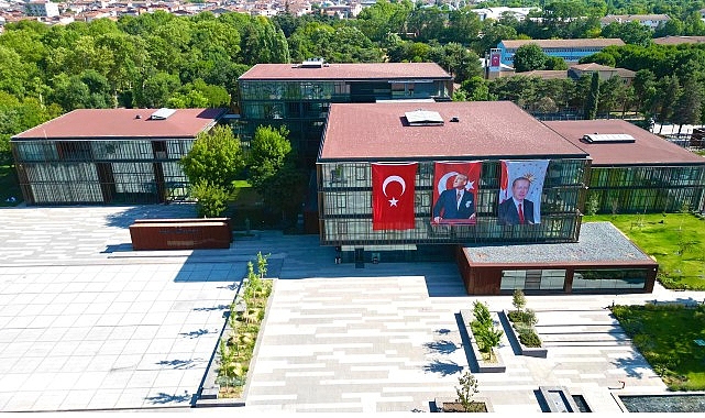 İnegöl Belediyesi’nden 1500 Öğrenciye Kırtasiye Yardımı