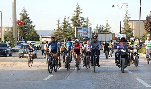 İnegöl’de Zaferden Kurtuluşa Bisiklet Turu Düzenlendi