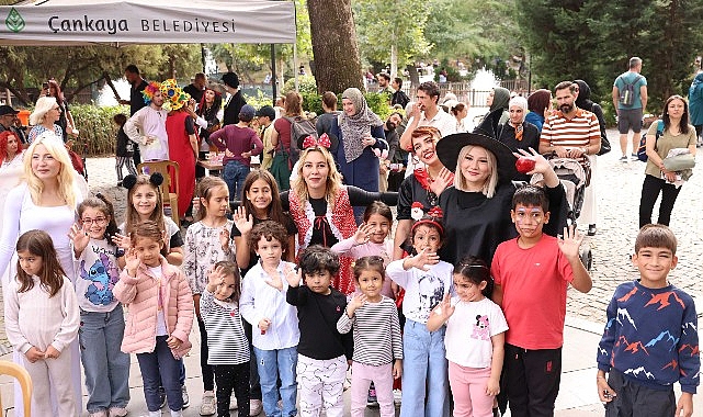 Kuğulupark’ta Açık Hava Sahnesinde Tiyatro Şöleni