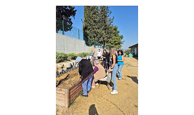 Nilüfer’de Alzheimer farkındalığına fidelerle destek