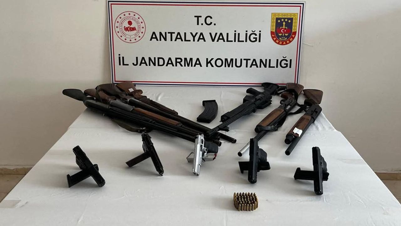 Serik’te kaçak silah operasyonu