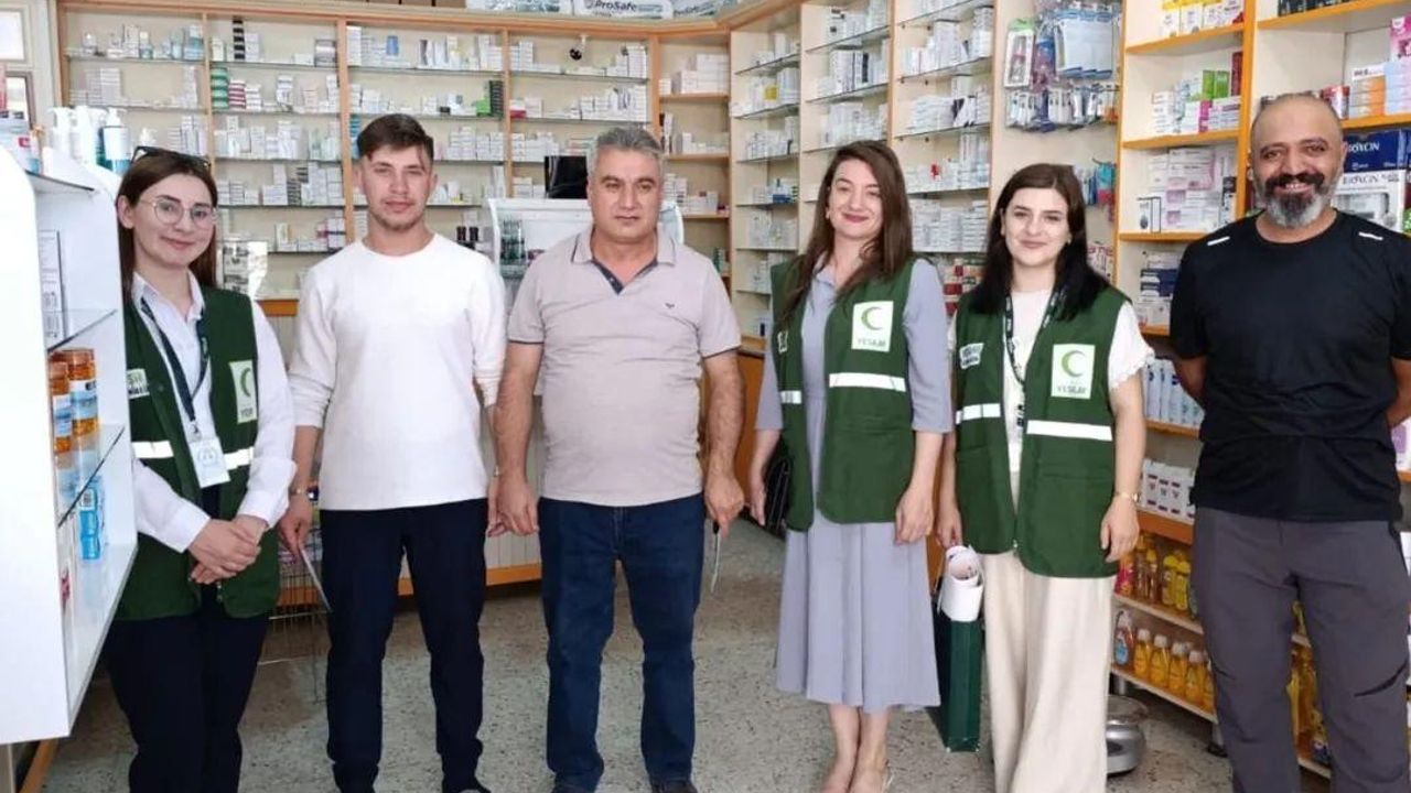 Selim’de Yeşilay’dan eczanelere bağımsızlık seferberliği kapsamında bilgilendirme