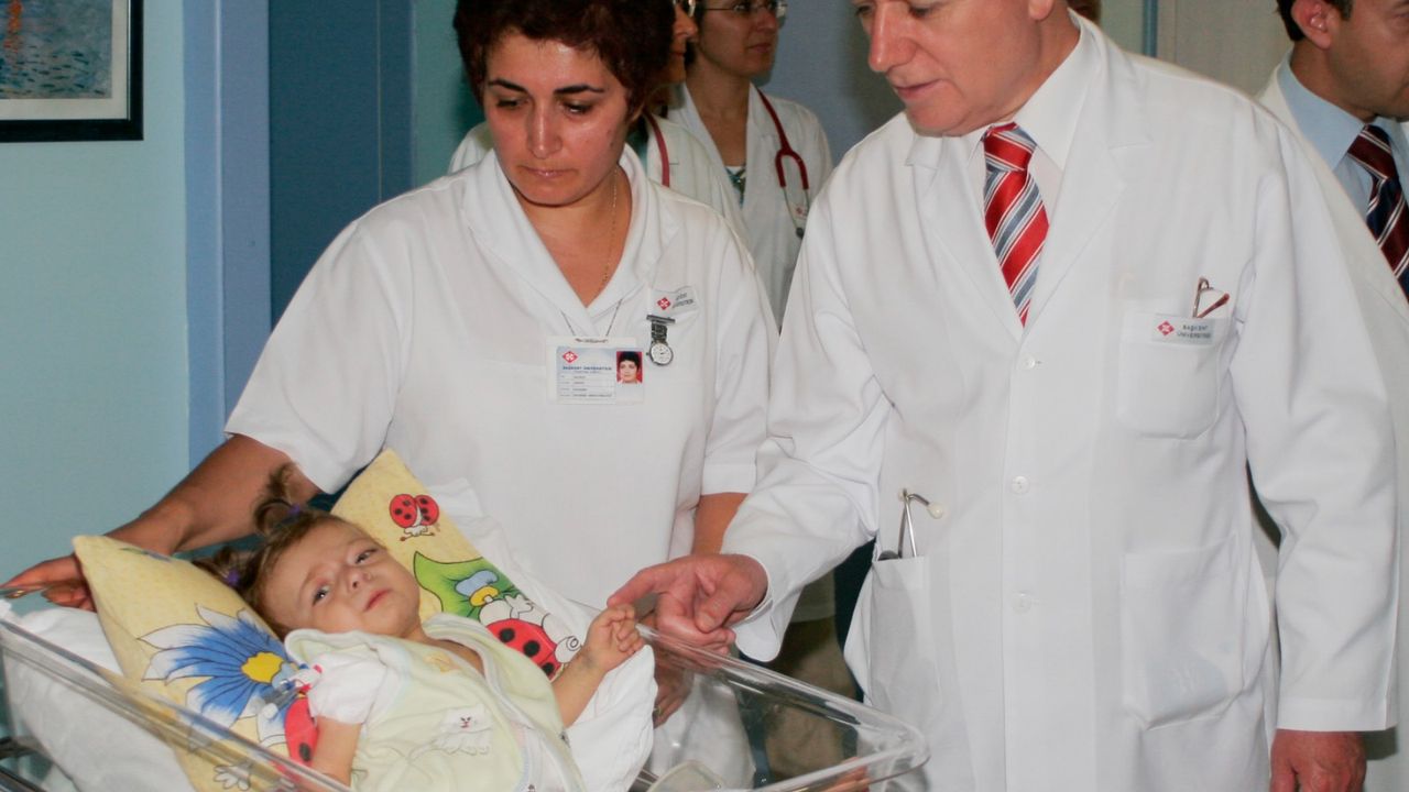 Karaciğer nakliyle hayata tutundu, şimdi Tıp Fakültesi öğrencisi