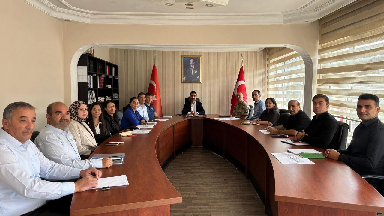 Susuz’da kurumlararası değerlendirme toplantısı gerçekleştirildi