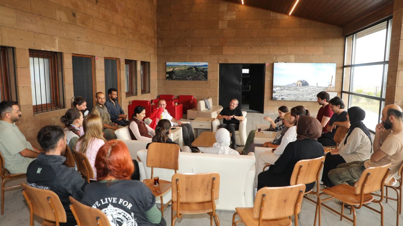 Vali Ziya Polat’tan Ani Örenyeri’nde yürütülen kazı ve koruma çalışmalarını inceledi
